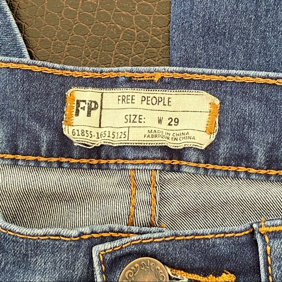 EUC Free People Jeans - Size 29 - Picture 4 of 5